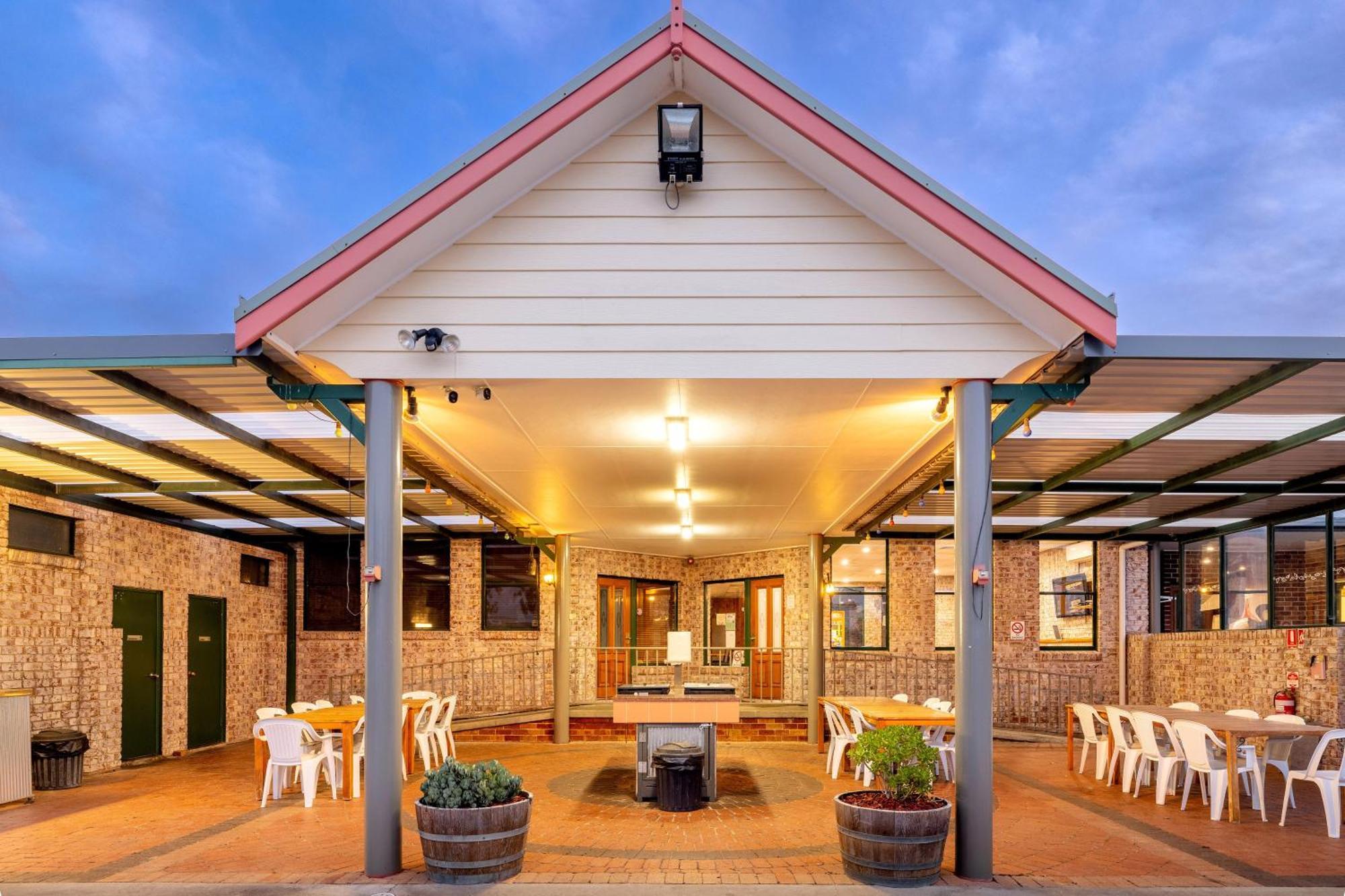 Big4 Mudgee Holiday Park Exterior photo